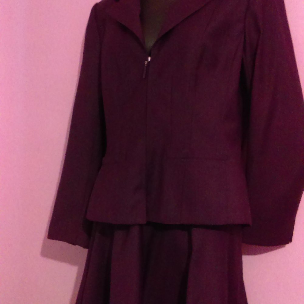 SAG HARBOR 2 PIECE PLUM COLORED SUIT SIZE 12